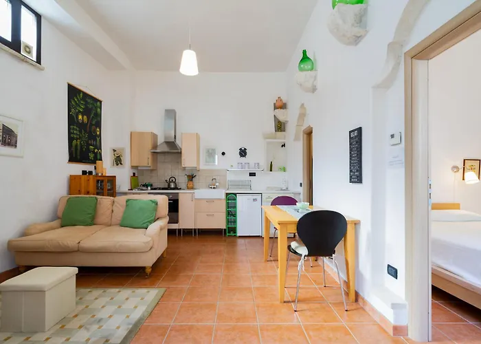 Corte Regina 아파트 소그리아노 카보르